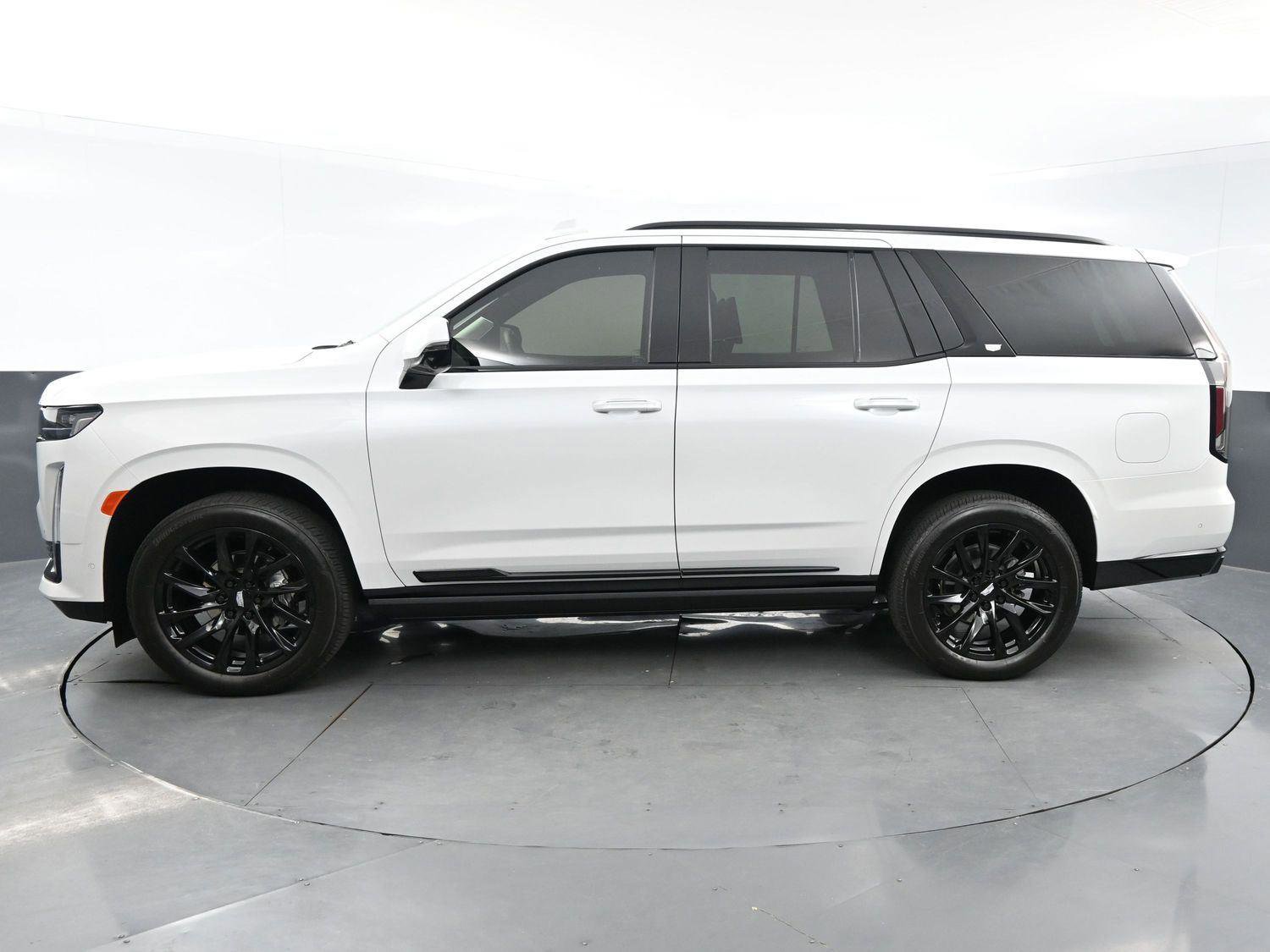 Used 2023 Cadillac Escalade Sport Platinum w/ LPO, ONYX Package AWD/4WD image 3