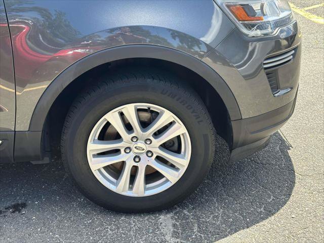 Used 2019 Ford Explorer XLT AWD/4WD image 9