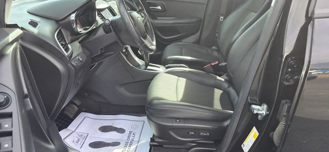 Used 2022 Chevrolet Trax LT w/ LT Convenience Package image 10