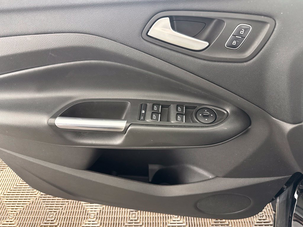 Used 2017 Ford Escape SE w/ Equipment Group 201A FWD image 20