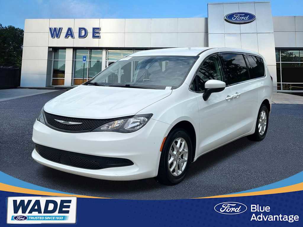 Used 2022 Chrysler Voyager LX FWD image 1