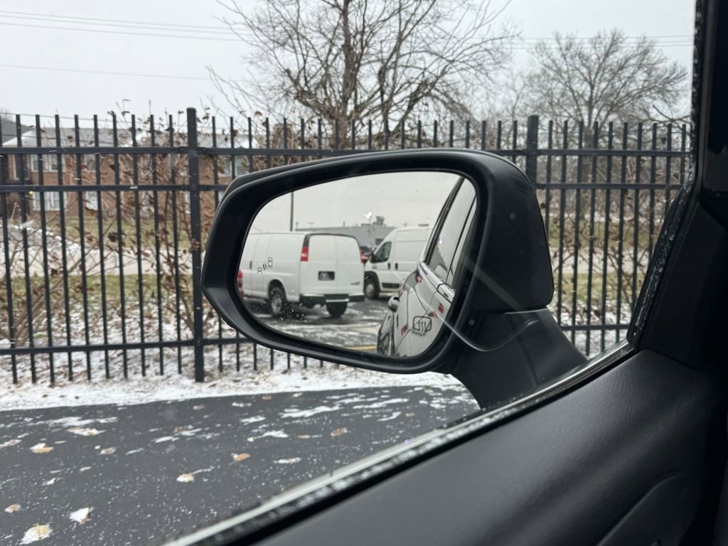 Used 2021 Toyota Highlander LE image 20