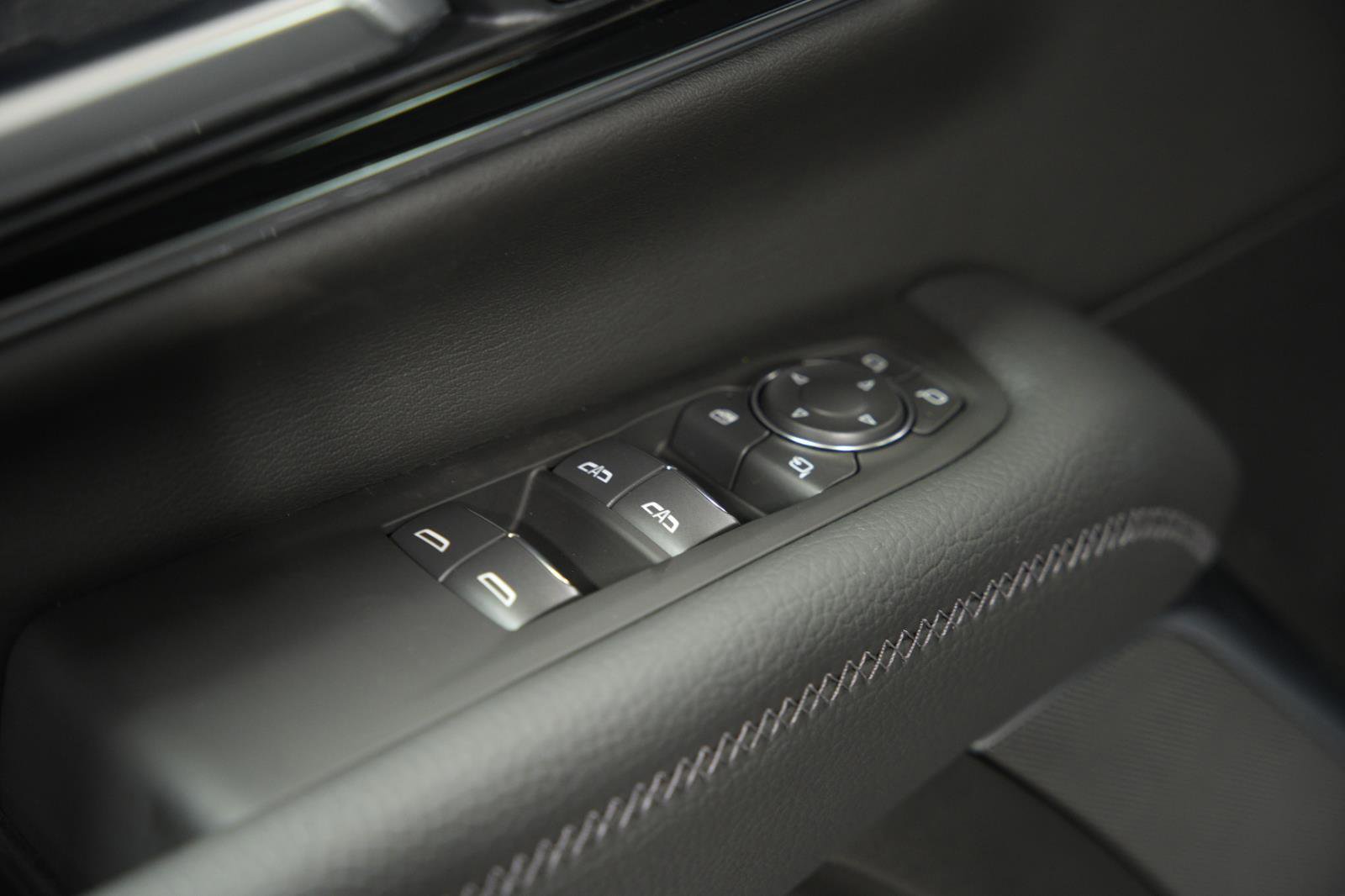 New 2026 GMC Yukon Denali w/ Denali Reserve Package image 32