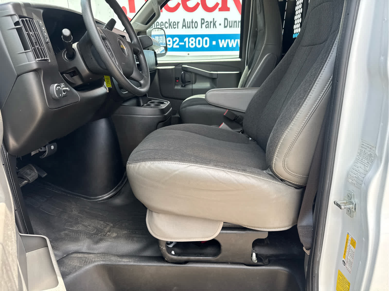 Used 2024 Chevrolet Express 2500 w/ Driver Convenience Package RWD image 21