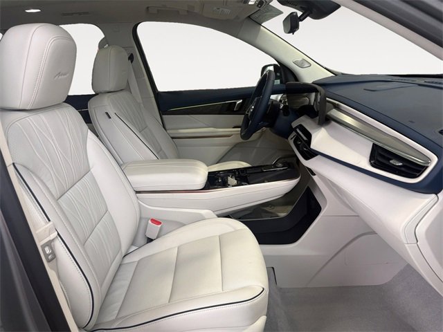 Used 2025 Buick Enclave Avenir w/ Super Cruise Package image 13