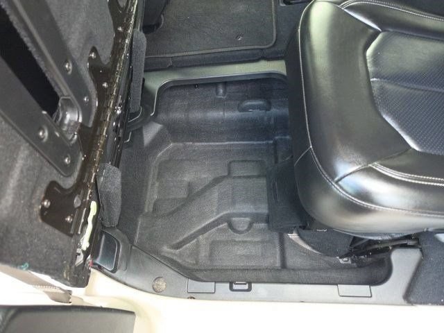 Used 2023 Chrysler Pacifica Touring-L FWD image 38