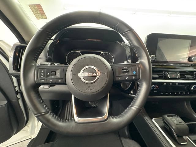 Used 2025 Nissan Pathfinder SV AWD/4WD image 21