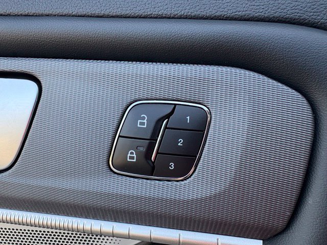 Used 2025 Ford Explorer ST AWD/4WD image 25
