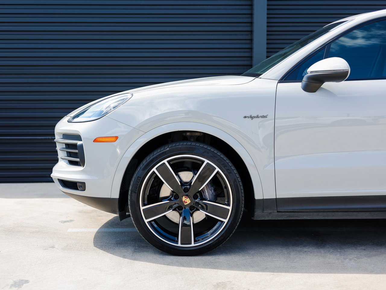 Certified 2022 Porsche Cayenne Platinum Edition image 11