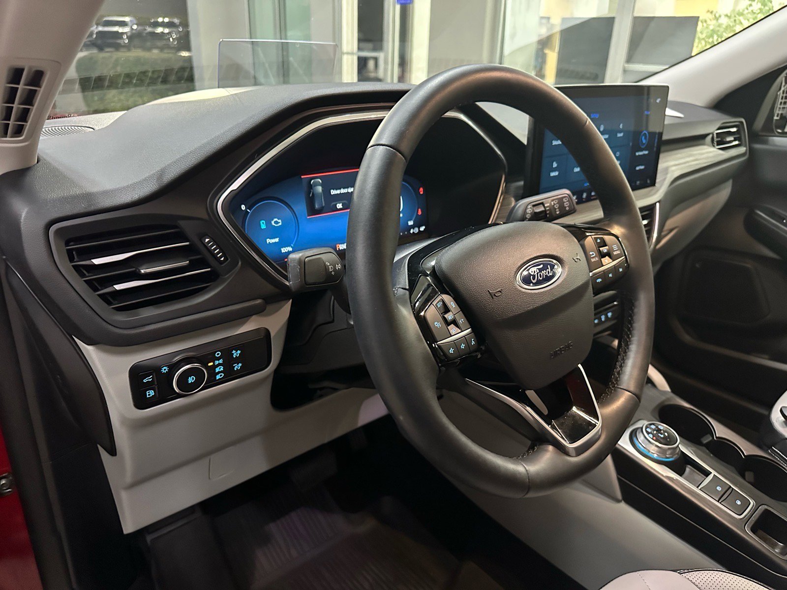 Certified 2025 Ford Escape Platinum w/ Premium Technology Package image 18