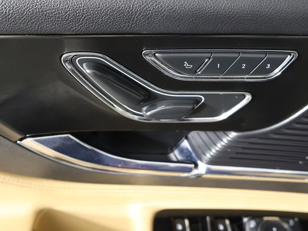 Used 2022 Lincoln Corsair Reserve w/ Elements Package image 37