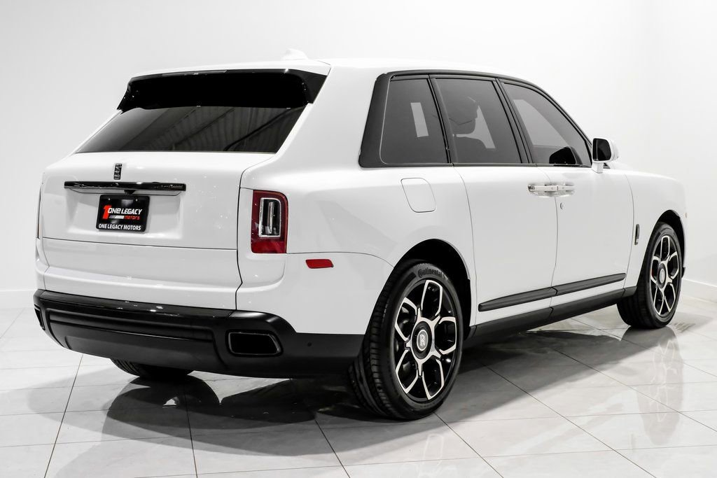 Used 2022 Rolls-Royce Cullinan Black Badge image 4
