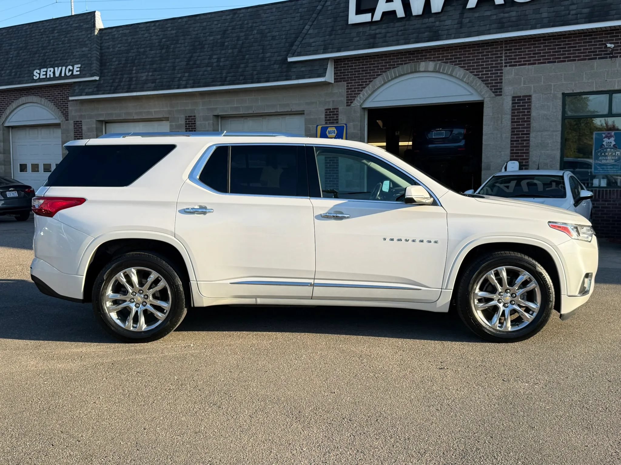 Used 2021 Chevrolet Traverse High Country w/ LPO, Cargo Package AWD/4WD image 4