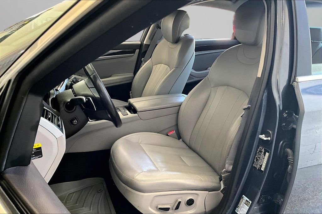 Used 2017 Genesis G80 3.8 AWD/4WD image 21