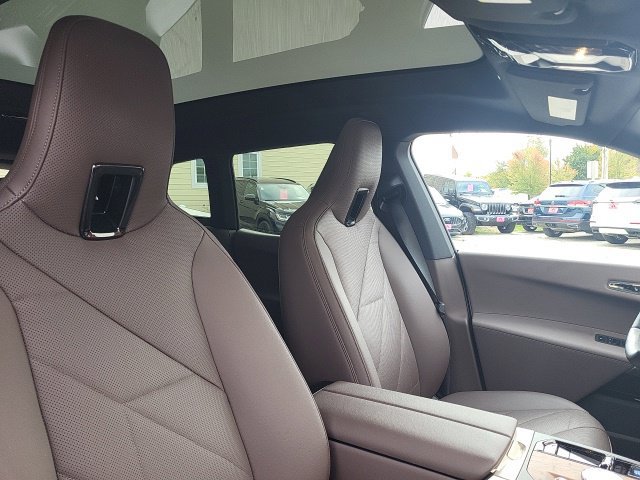 Used 2024 BMW iX xDrive50 w/ Premium Package AWD/4WD image 5
