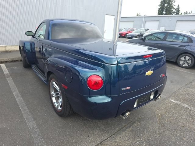 Used 2005 Chevrolet SSR w/ Preferred Equipment Group RWD image 2