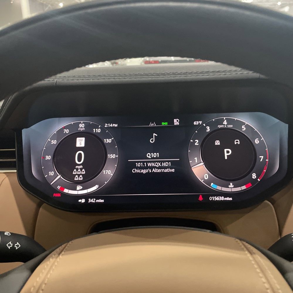 Used 2025 Land Rover Range Rover Long Wheelbase SE image 17