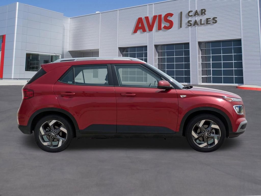Used 2025 Hyundai Venue SEL FWD image 5