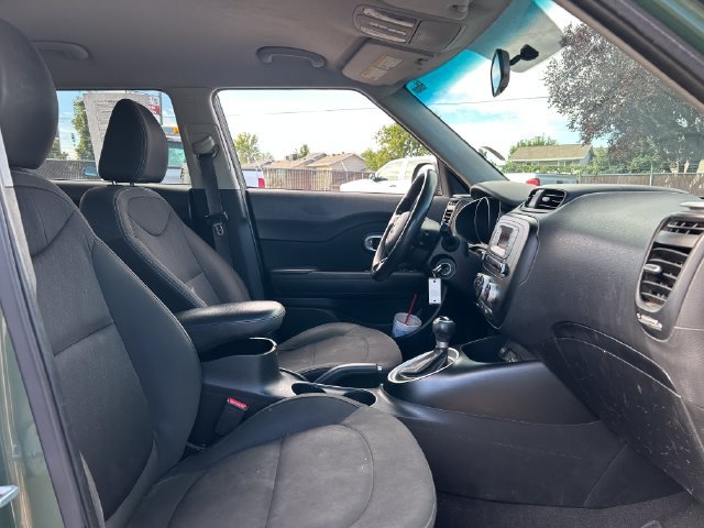 Used 2014 Kia Soul FWD image 26