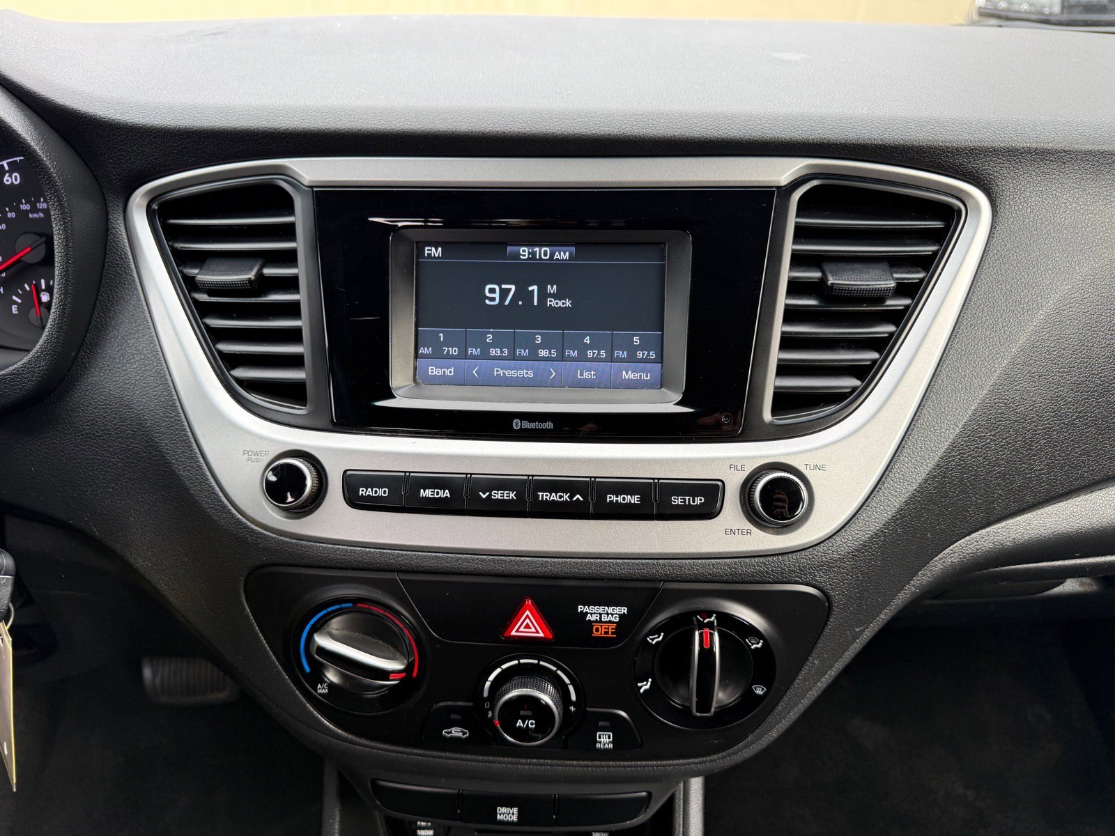 Used 2021 Hyundai Accent SE FWD image 18
