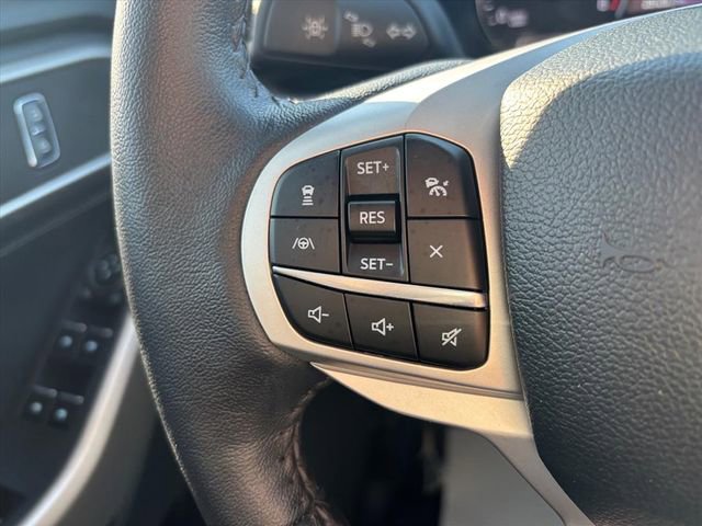 Used 2023 Ford Explorer XLT w/ Equipment Group 202A image 16