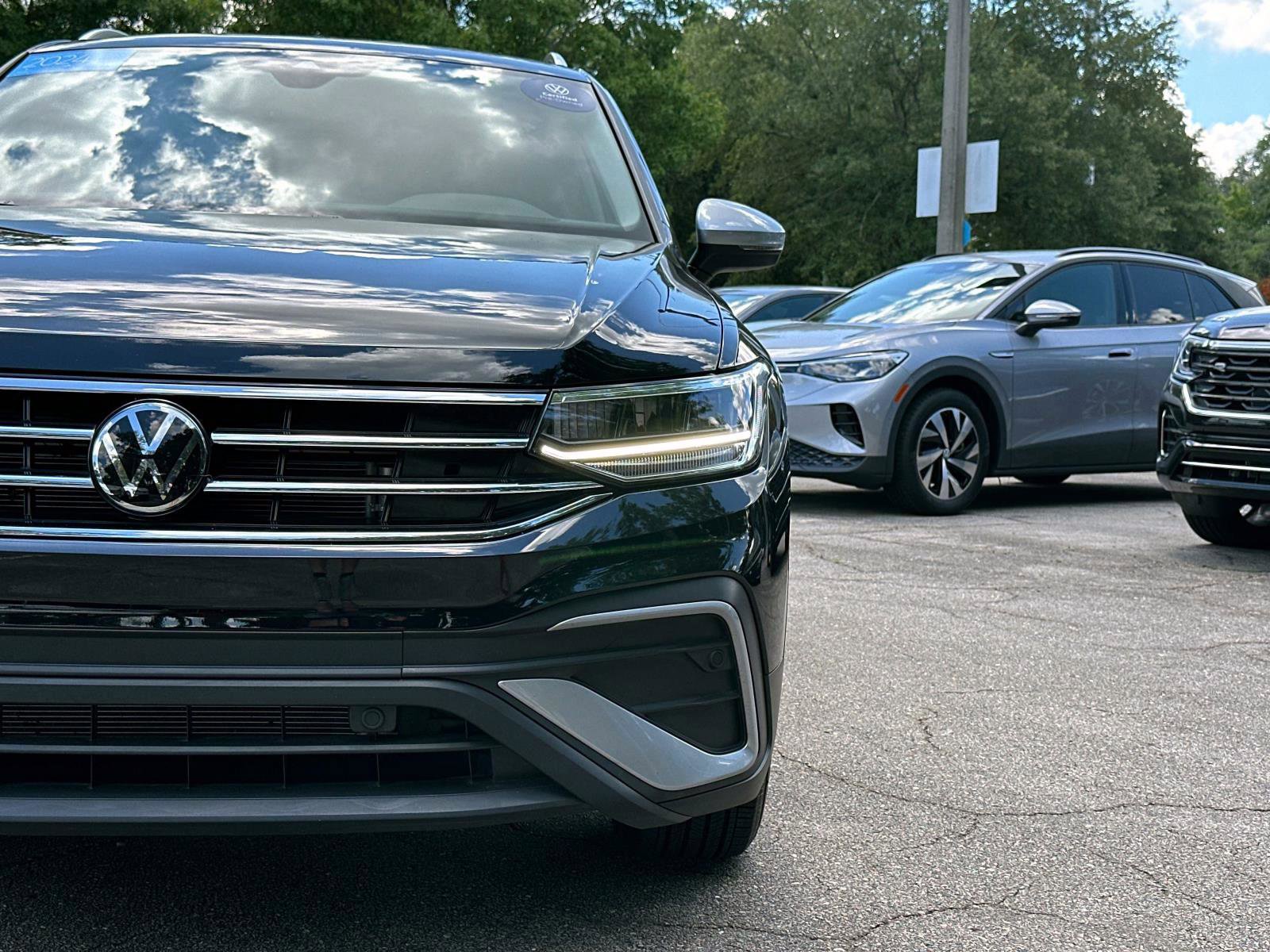 Used 2024 Volkswagen Tiguan Wolfsburg Edition image 9