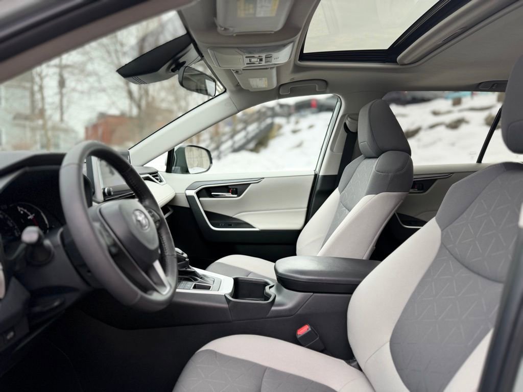 Used 2023 Toyota RAV4 XLE w/ Convenience Package image 14