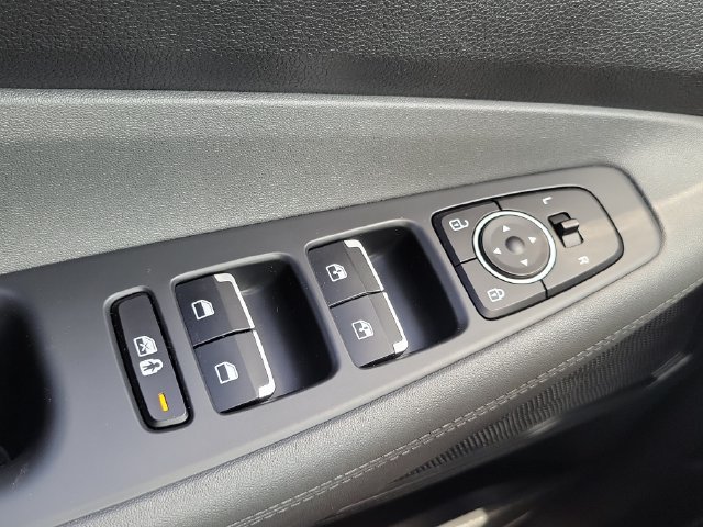 Used 2023 Hyundai Santa Fe SEL FWD image 18