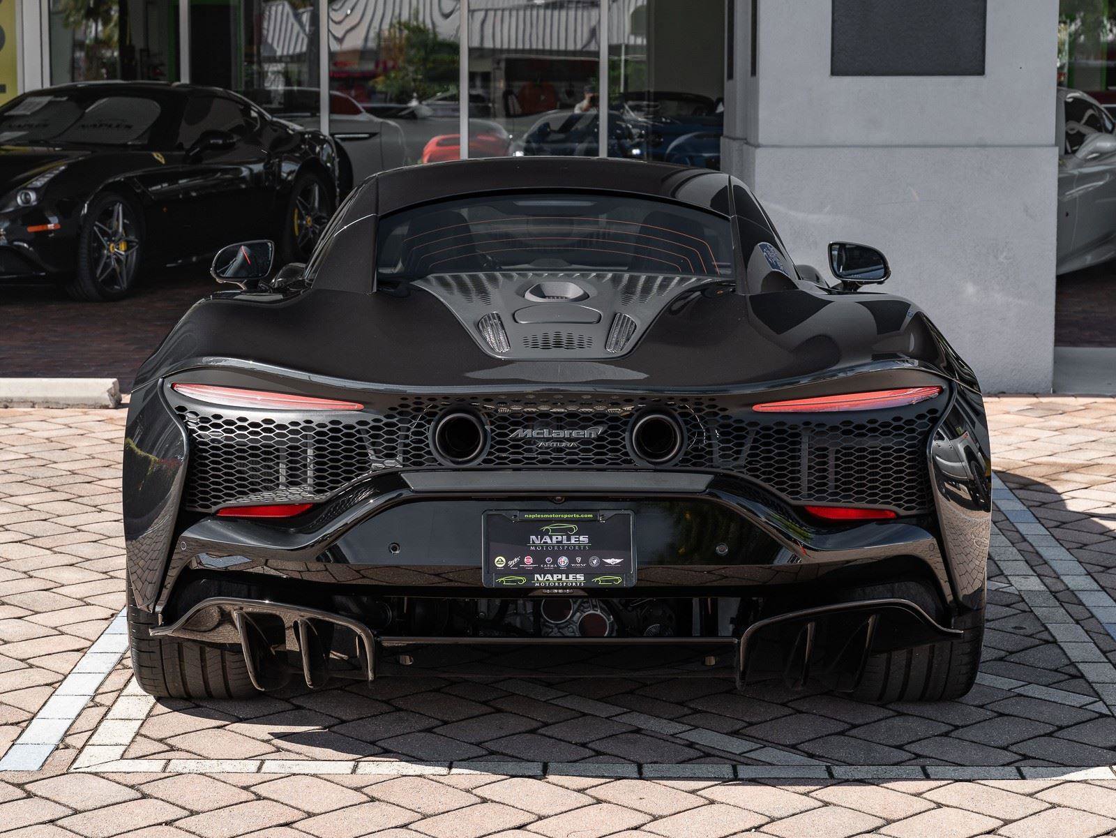 Used 2025 McLaren Artura image 20