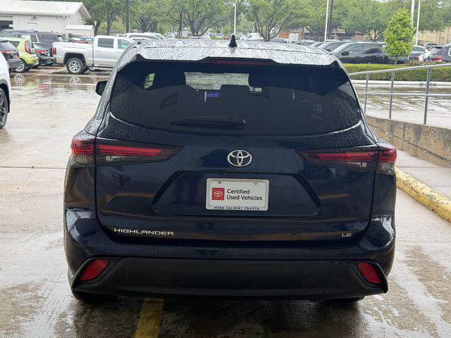 Certified 2025 Toyota Highlander LE FWD image 6
