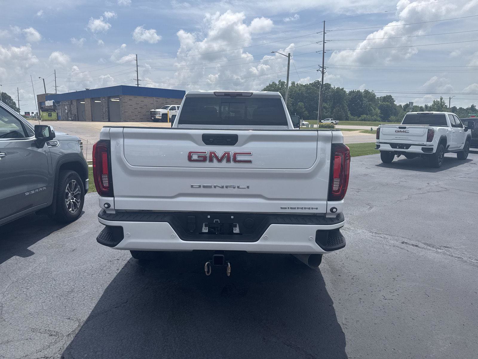 Used 2023 GMC Sierra 3500 Denali w/ Denali Ultimate Package AWD/4WD image 3