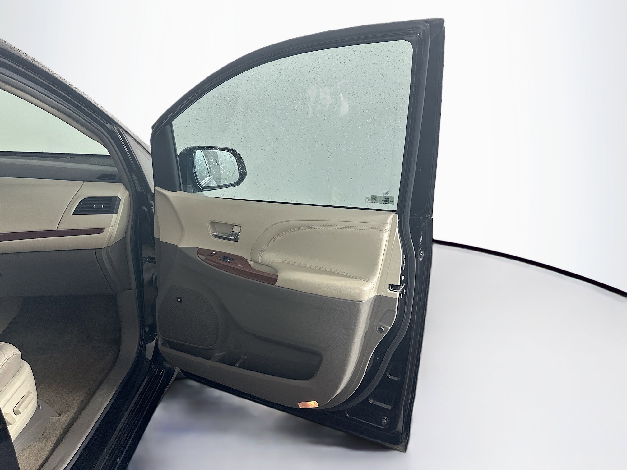 Used 2011 Toyota Sienna Limited w/ Premium Pkg FWD image 33