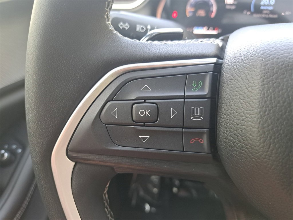 Used 2024 Jeep Grand Cherokee L Altitude image 18