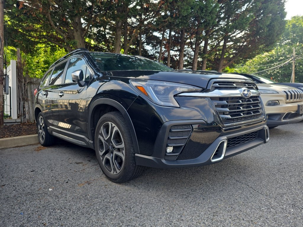 Used 2023 Subaru Ascent Touring AWD/4WD image 2