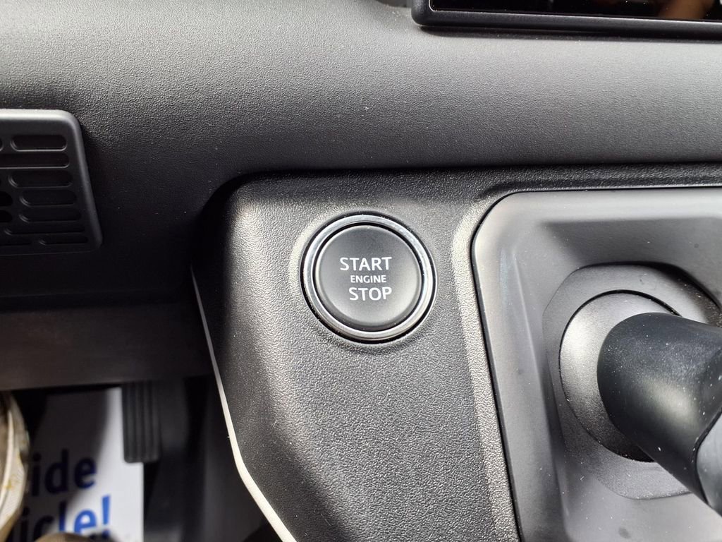 Used 2025 Land Rover Defender 110 S image 8