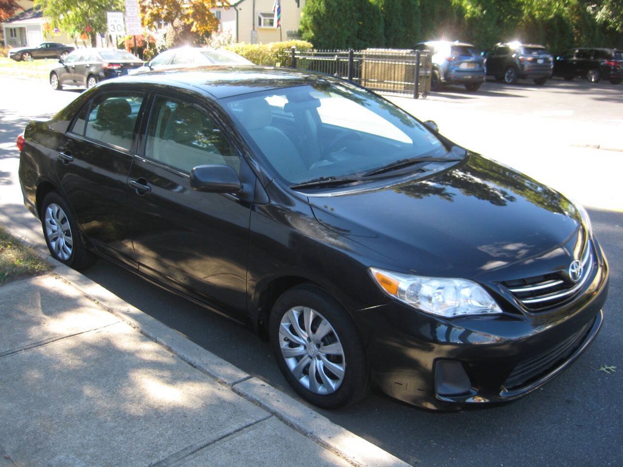 Used 2013 Toyota Corolla LE FWD image 3