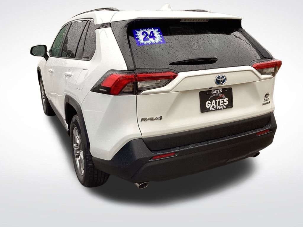 Used 2024 Toyota RAV4 XLE image 9