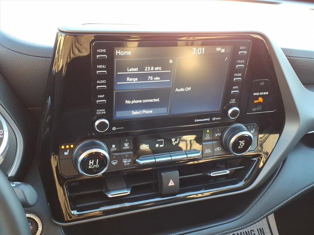 Used 2022 Toyota Highlander XLE image 24