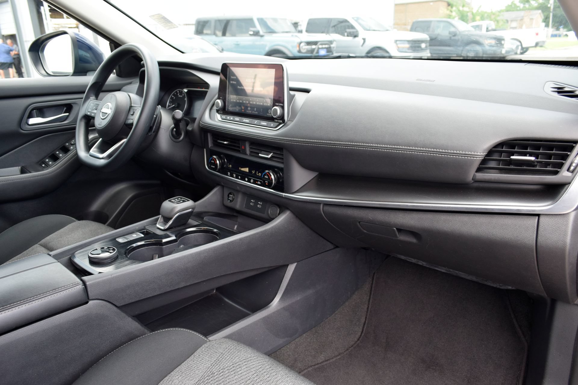 Used 2024 Nissan Rogue SV AWD/4WD image 22
