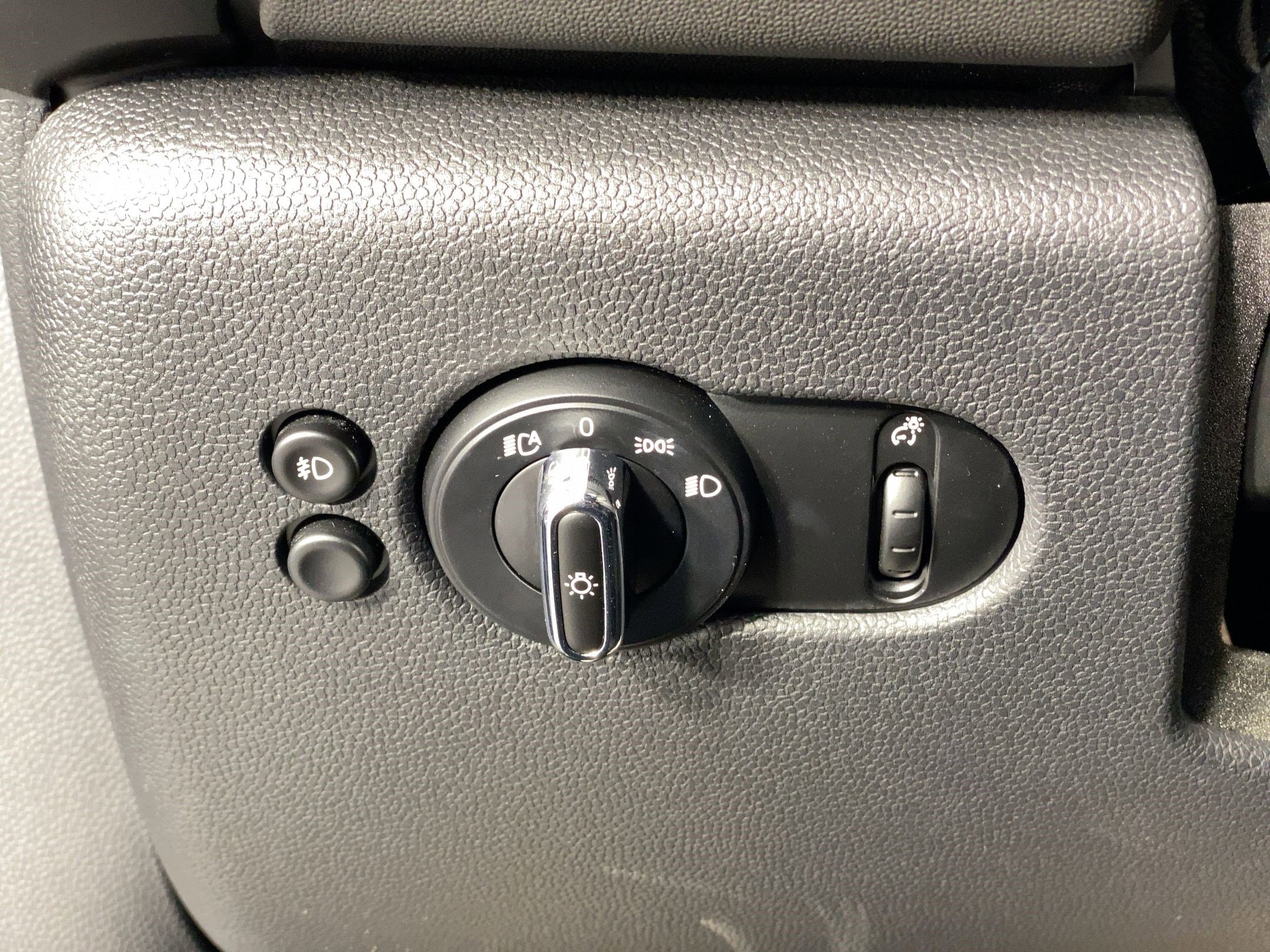 Used 2020 MINI Cooper S w/ Signature Upholstery Package image 16