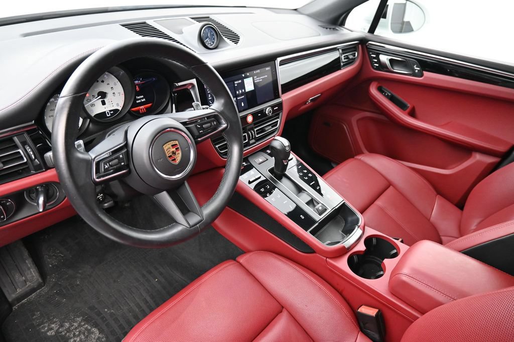 Certified 2024 Porsche Macan S AWD/4WD image 4