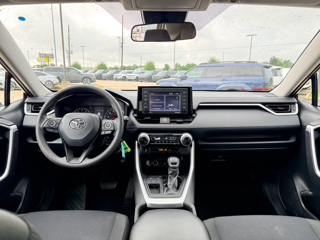 Used 2022 Toyota RAV4 LE FWD image 12