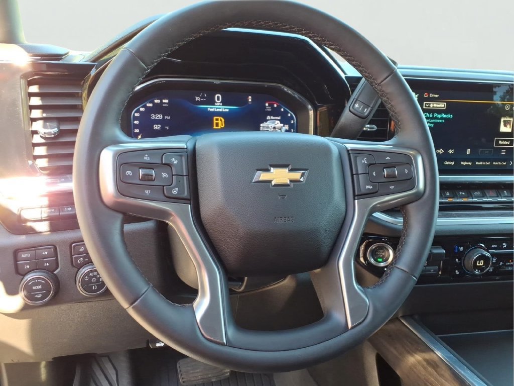 Used 2024 Chevrolet Silverado 2500 LTZ w/ LTZ Plus Package AWD/4WD image 3