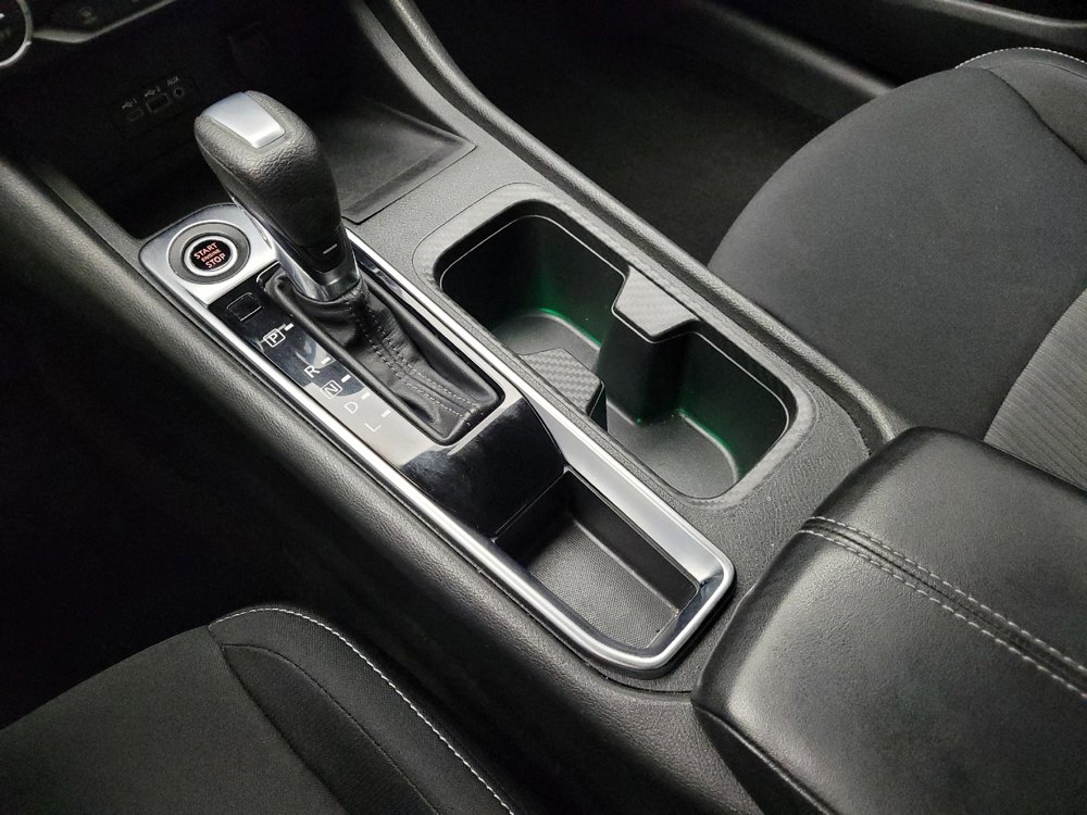 Used 2020 Nissan Sentra SV w/ Lighting Package FWD image 26