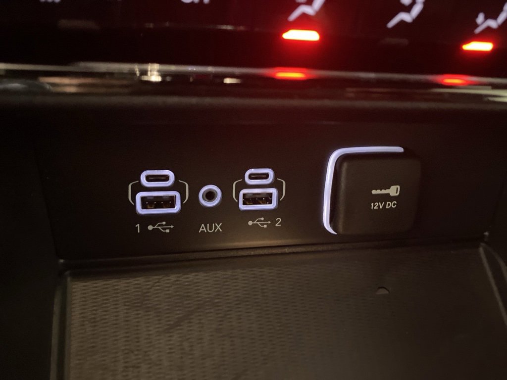 Used 2025 Jeep Grand Cherokee Laredo w/ Luxury Tech Group I image 24