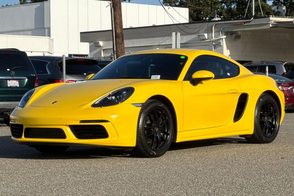 Used 2022 Porsche 718 Cayman RWD image 7