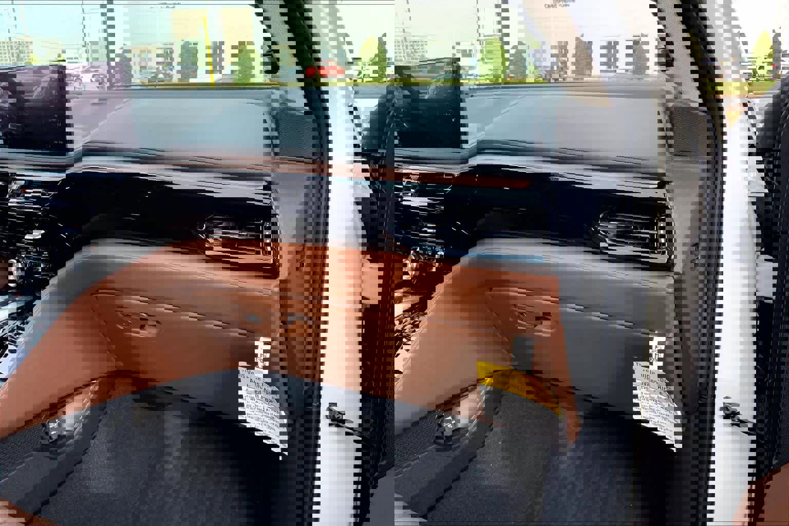 Certified 2025 Acura MDX SH-AWD w/ Technology Package image 17