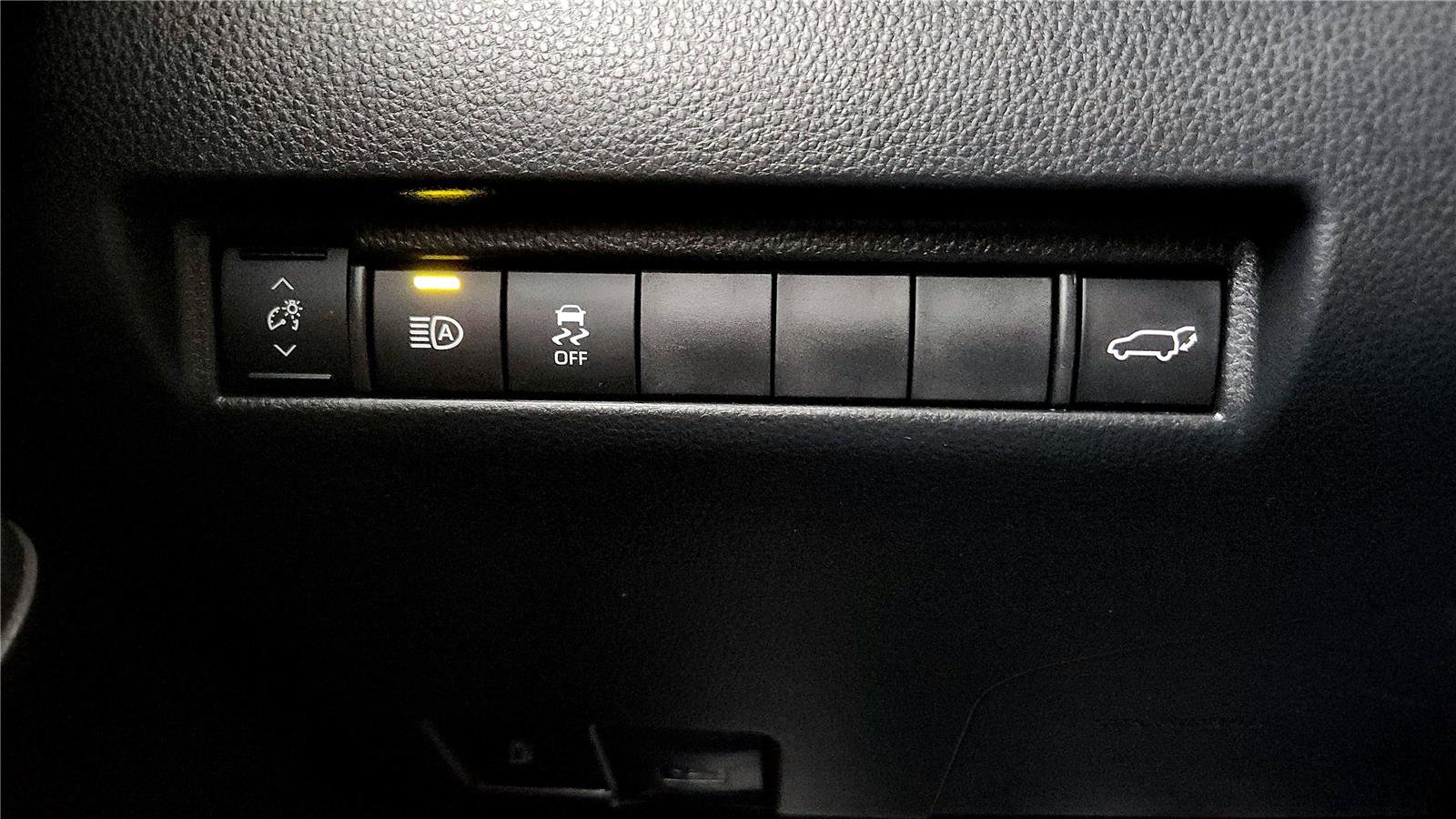 Certified 2024 Toyota Venza LE image 31