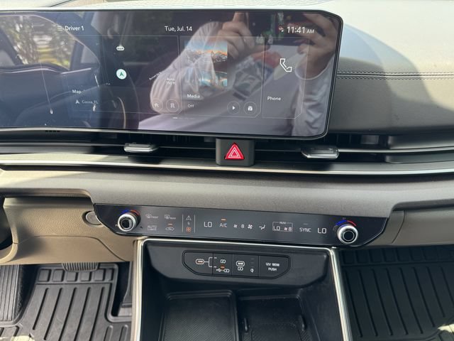 Used 2025 Kia Carnival EX FWD image 27