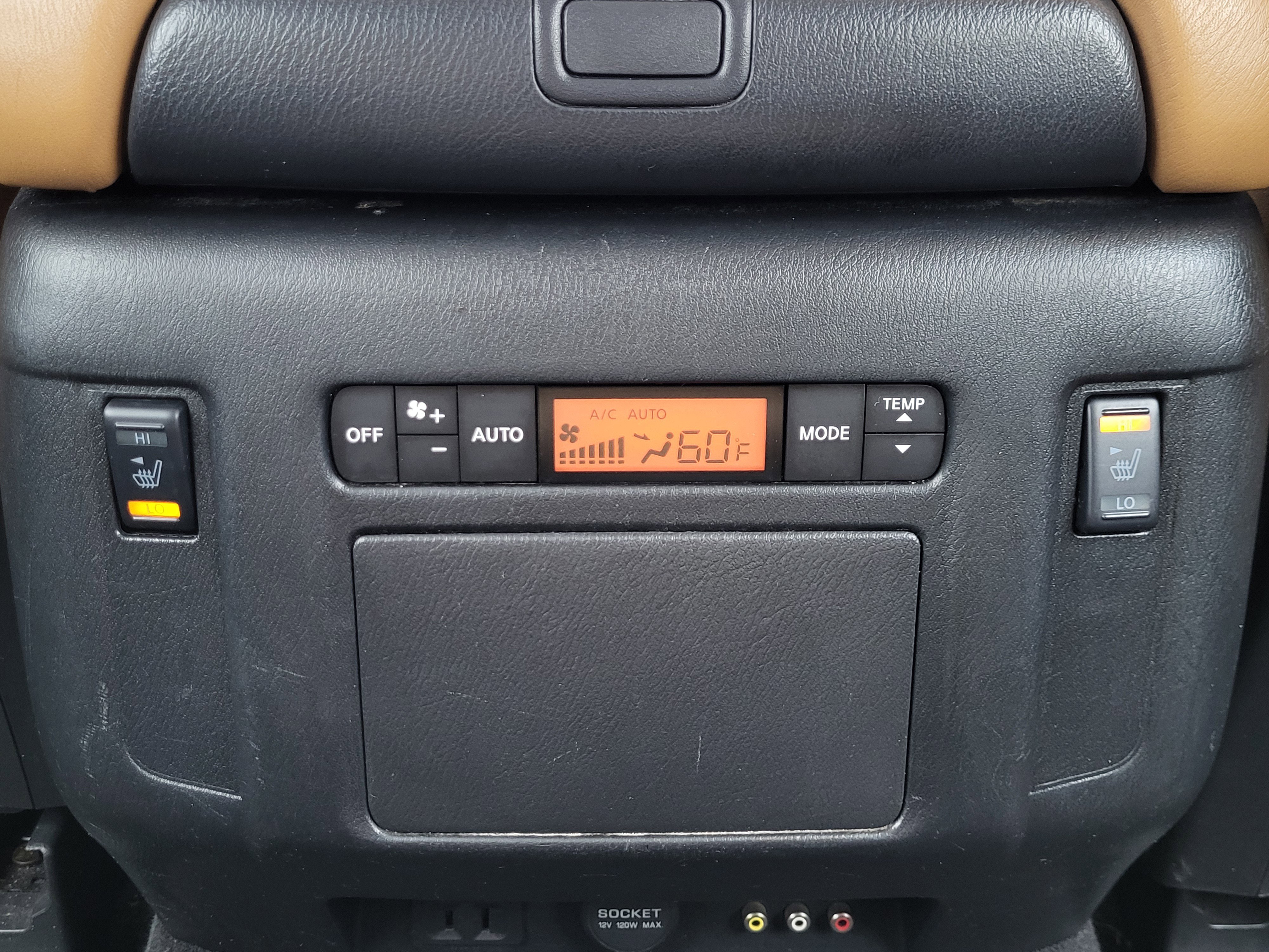 Used 2017 Nissan Armada Platinum w/ Interior Lighting Package image 11